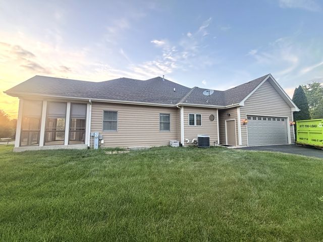 720 Evergreen Lane, Sugar Grove, IL 60554