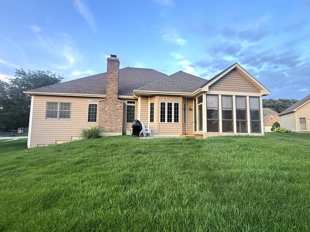 720 Evergreen Lane, Sugar Grove, IL 60554