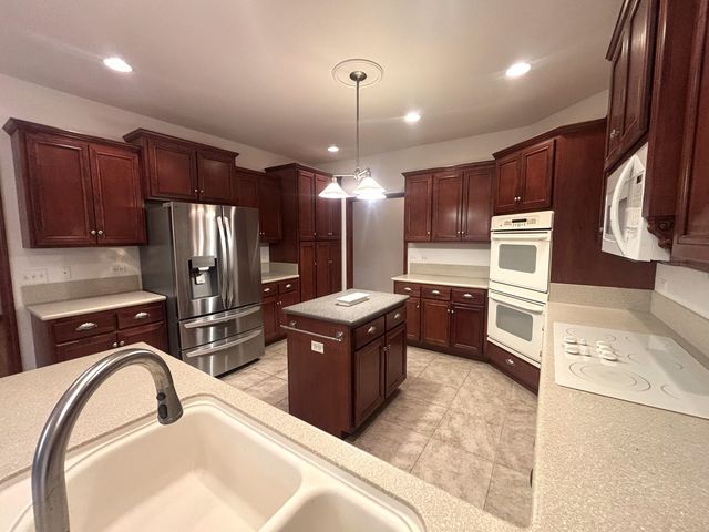 720 Evergreen Lane, Sugar Grove, IL 60554