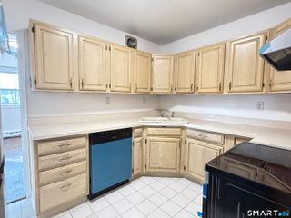 25 Cartright Street 2D, Bridgeport, CT 06604