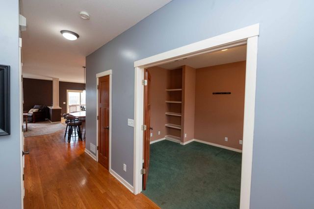 11446 Balsam Way, Woodbury, MN 55129