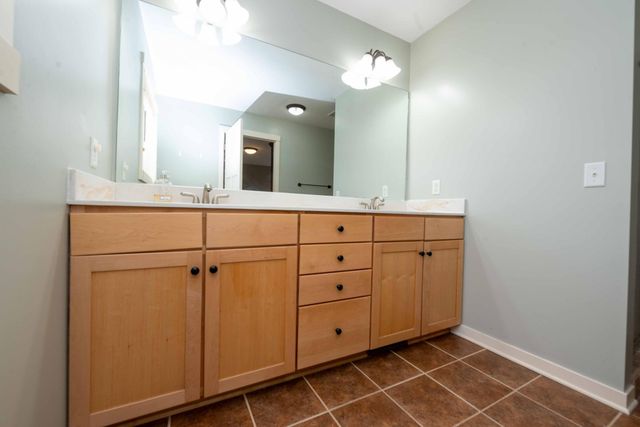 11446 Balsam Way, Woodbury, MN 55129