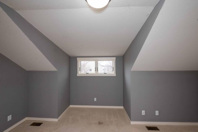 11446 Balsam Way, Woodbury, MN 55129