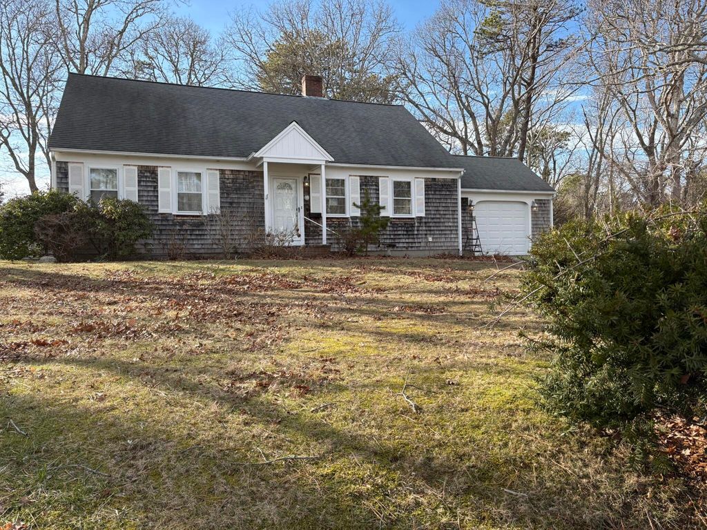 17 Eileen Street, Yarmouth Port, MA 02675