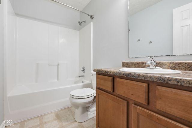 15143 SilverCharm Drive, Noblesville, IN 46060