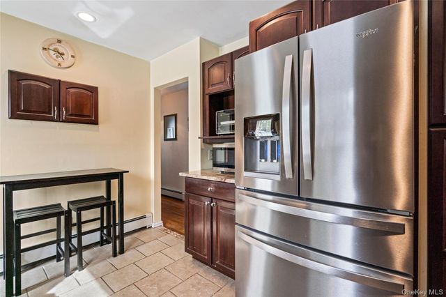 25 State Place, Huntington, NY 11743