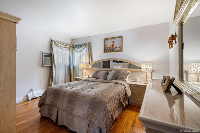 25 State Place, Huntington, NY 11743