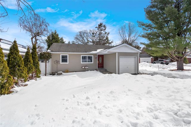 25 State Place, Huntington, NY 11743