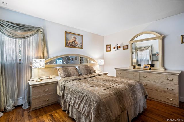 25 State Place, Huntington, NY 11743