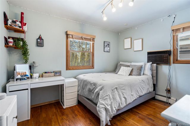 25 State Place, Huntington, NY 11743