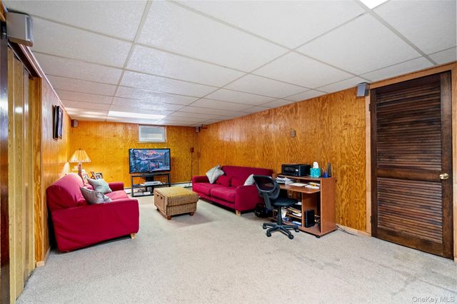 25 State Place, Huntington, NY 11743