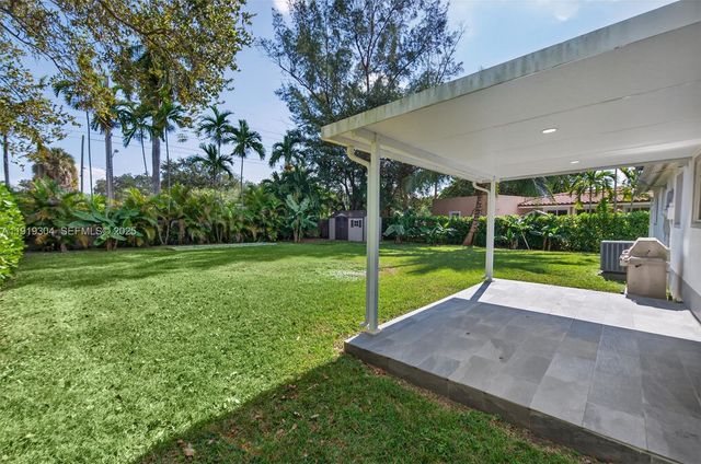 6255 SW 62nd Ct, South Miami, FL 33143