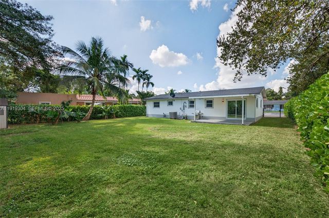 6255 SW 62nd Ct, South Miami, FL 33143