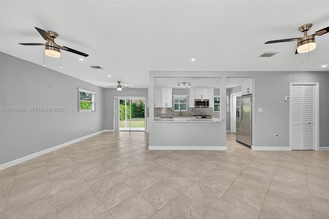 6255 SW 62nd Ct, South Miami, FL 33143