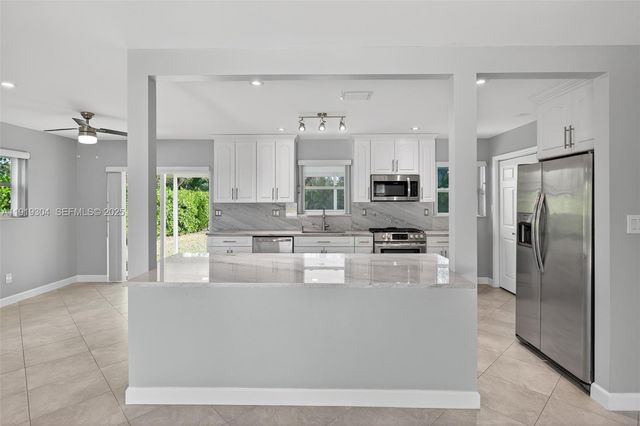 6255 SW 62nd Ct, South Miami, FL 33143