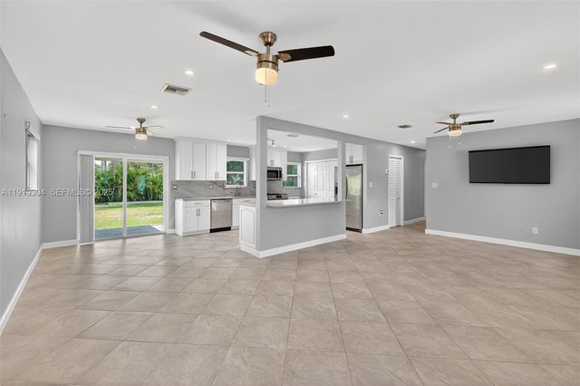 6255 SW 62nd Ct, South Miami, FL 33143