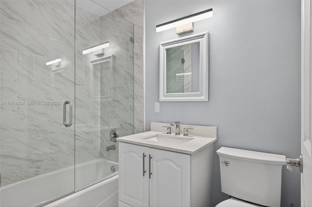 6255 SW 62nd Ct, South Miami, FL 33143