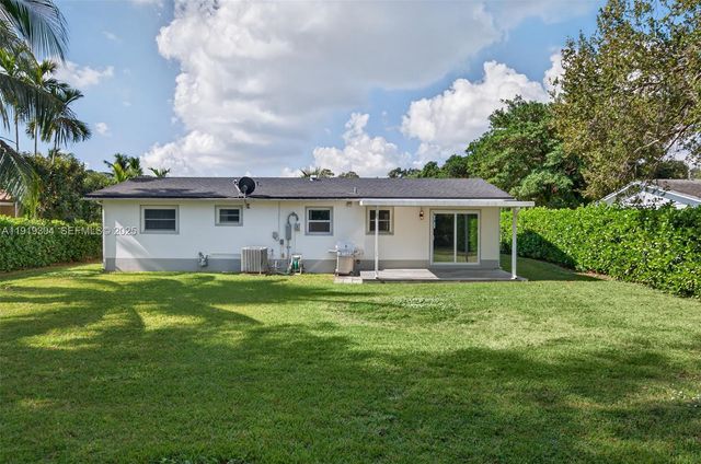 6255 SW 62nd Ct, South Miami, FL 33143