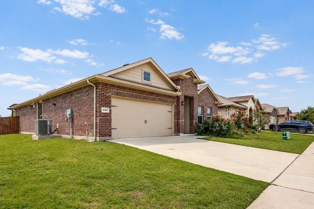 5201 Blue Night Drive, Fort Worth, TX 76179
