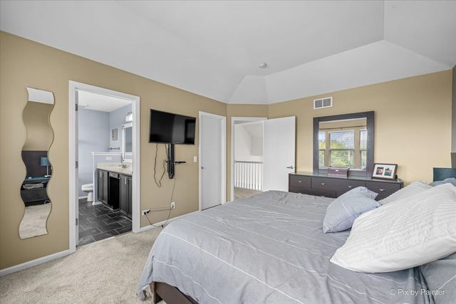 712 Brighton Circle, Port Barrington, IL 60010