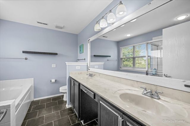712 Brighton Circle, Port Barrington, IL 60010