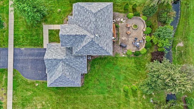 712 Brighton Circle, Port Barrington, IL 60010