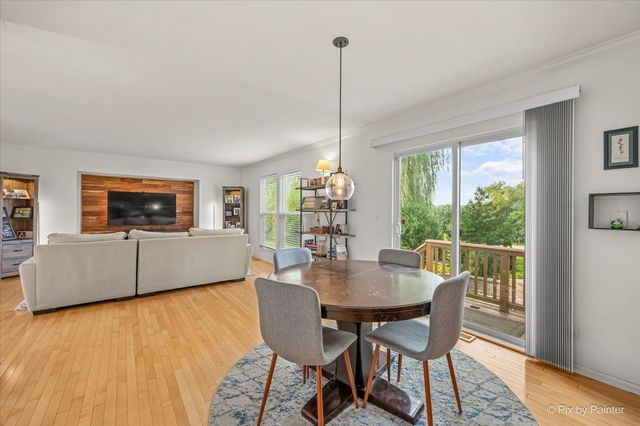 712 Brighton Circle, Port Barrington, IL 60010