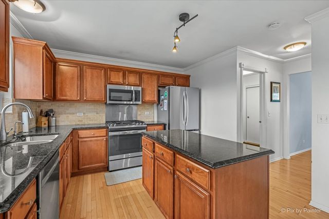 712 Brighton Circle, Port Barrington, IL 60010
