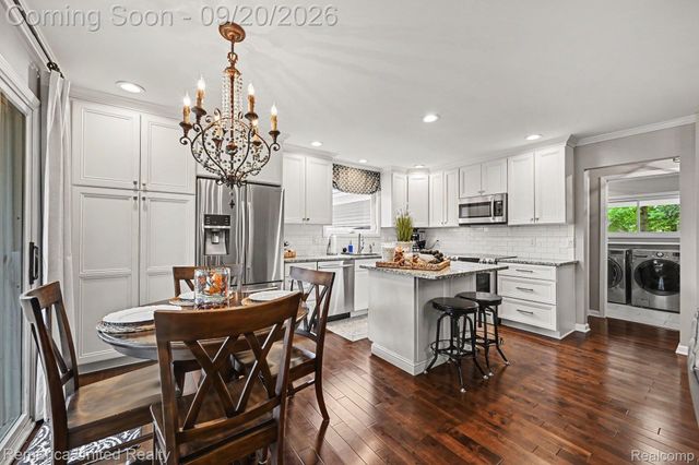 21995 Sunflower Road, Novi, MI 48375