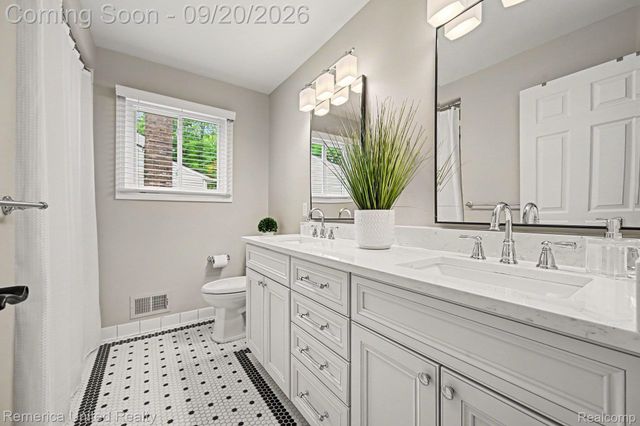 21995 Sunflower Road, Novi, MI 48375