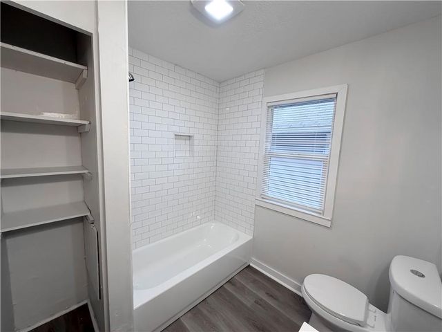 5229 E 8th Street, Kansas City, MO 64124