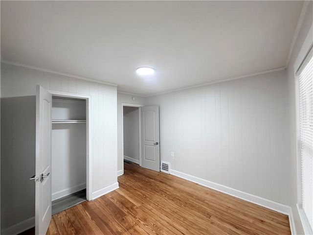 5229 E 8th Street, Kansas City, MO 64124