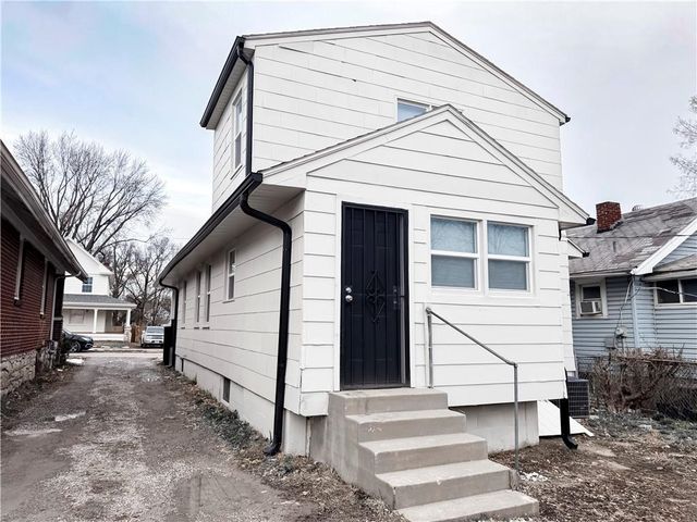 5229 E 8th Street, Kansas City, MO 64124