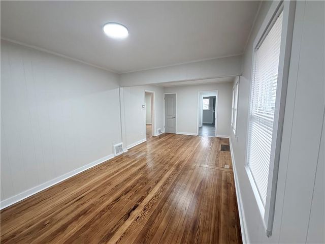 5229 E 8th Street, Kansas City, MO 64124