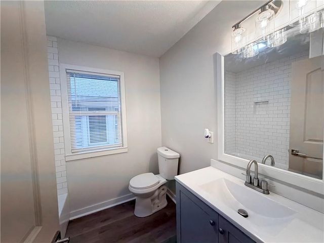 5229 E 8th Street, Kansas City, MO 64124