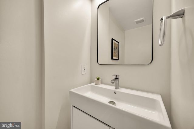 1236 OWEN PL NE, Washington, DC 20002