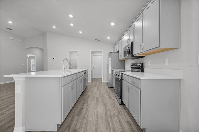 2439 MATTERHORN TRAIL, Davenport, FL 33837