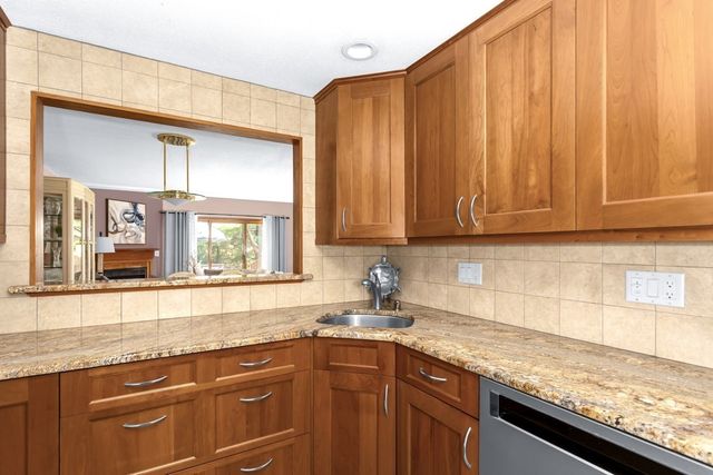 22 Hawthorne Vlg D, Franklin, MA 02038