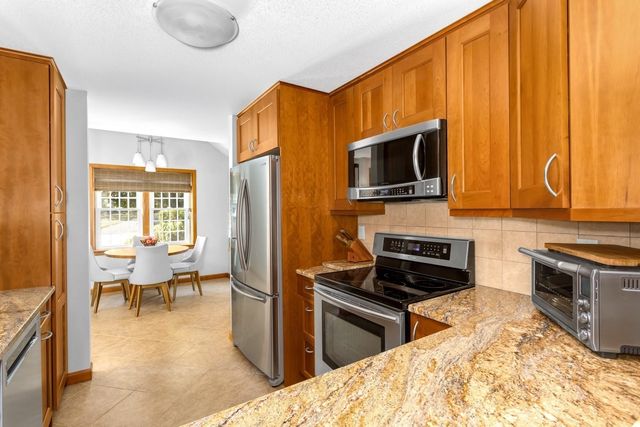 22 Hawthorne Vlg D, Franklin, MA 02038
