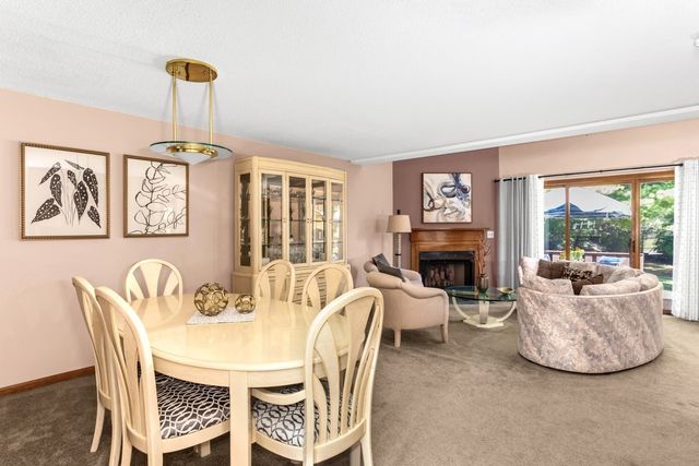 22 Hawthorne Vlg D, Franklin, MA 02038