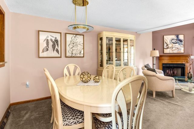 22 Hawthorne Vlg D, Franklin, MA 02038
