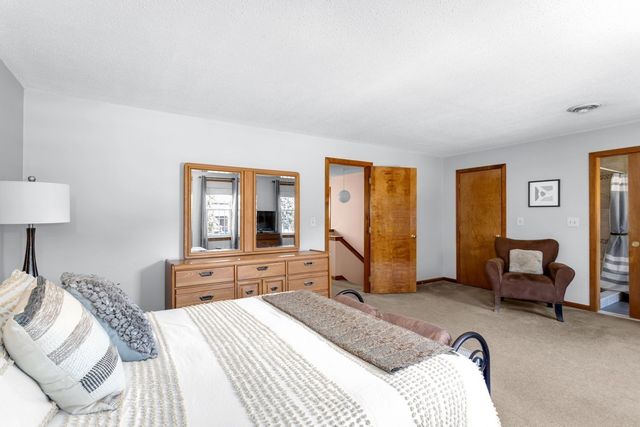 22 Hawthorne Vlg D, Franklin, MA 02038
