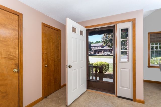 22 Hawthorne Vlg D, Franklin, MA 02038