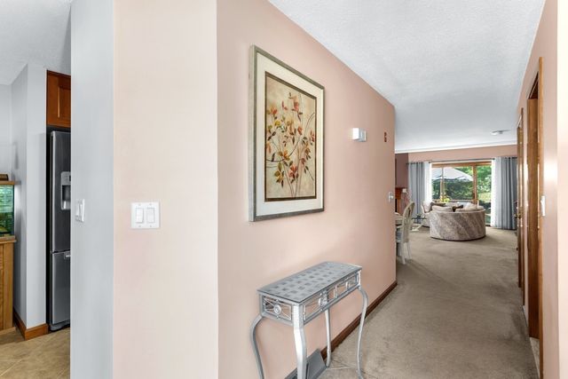 22 Hawthorne Vlg D, Franklin, MA 02038