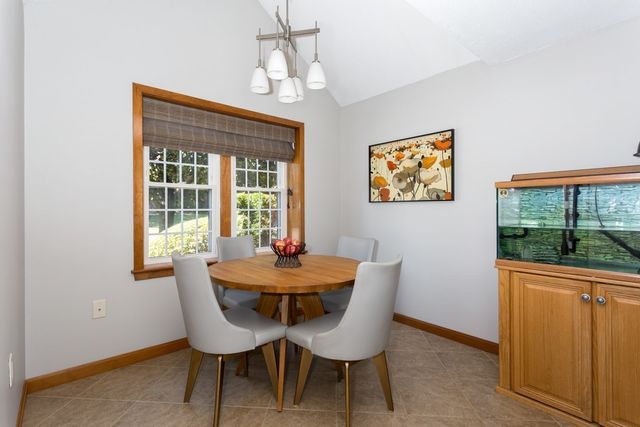 22 Hawthorne Vlg D, Franklin, MA 02038