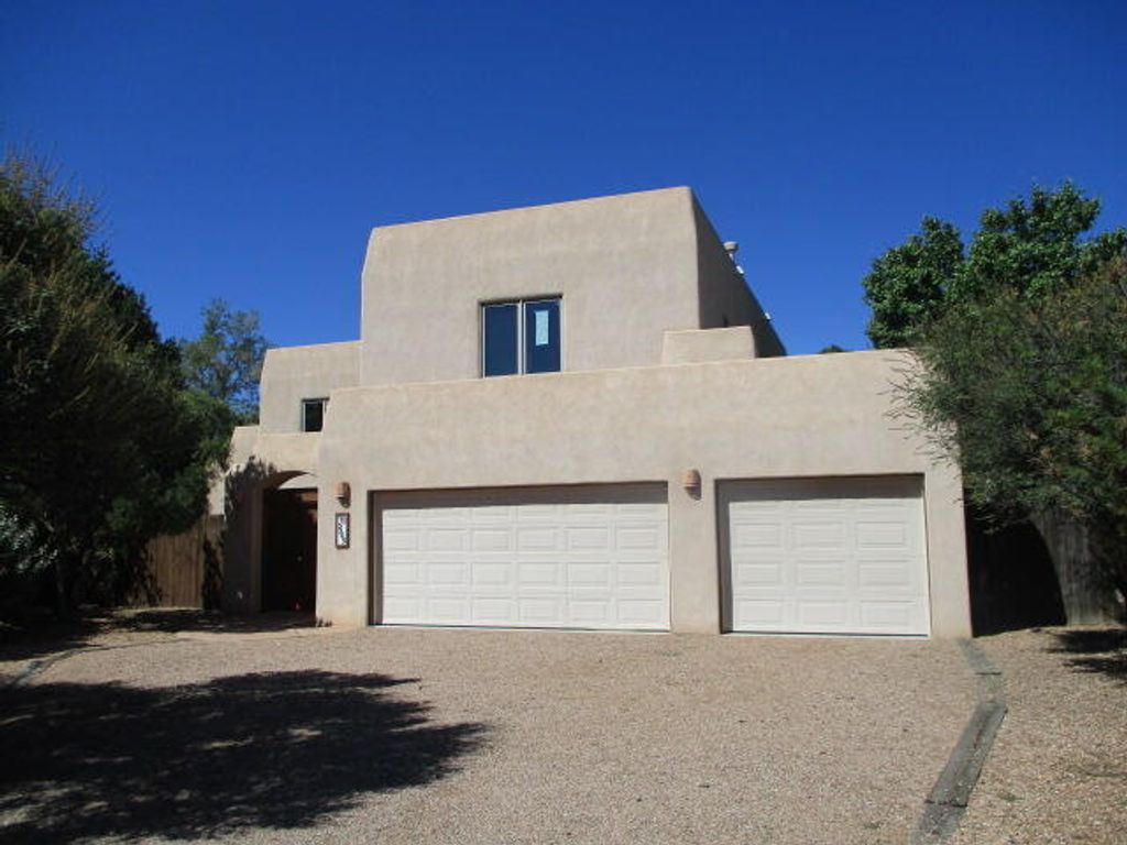 5505 POBLANOS Court NW, Albuquerque, NM 87107