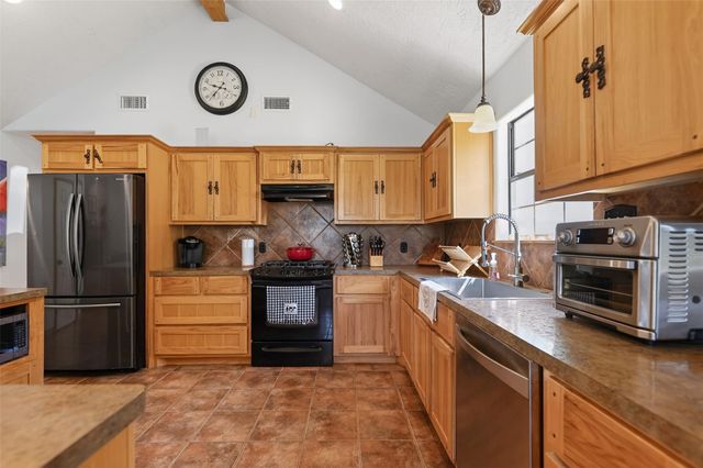 299 N Ghost Branch Road, Trinity, TX 75862