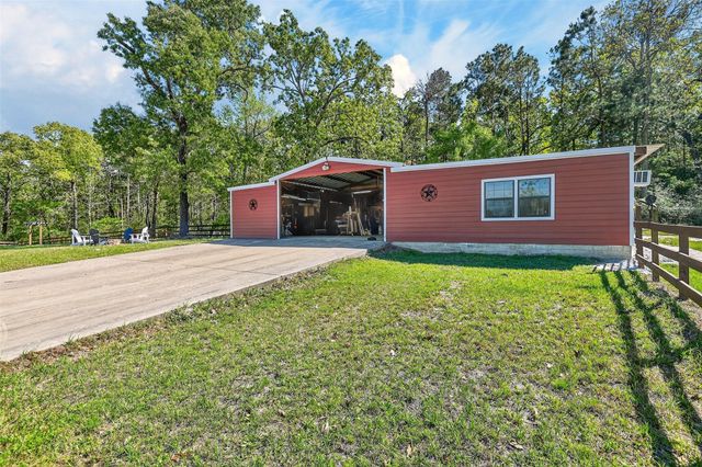 299 N Ghost Branch Road, Trinity, TX 75862