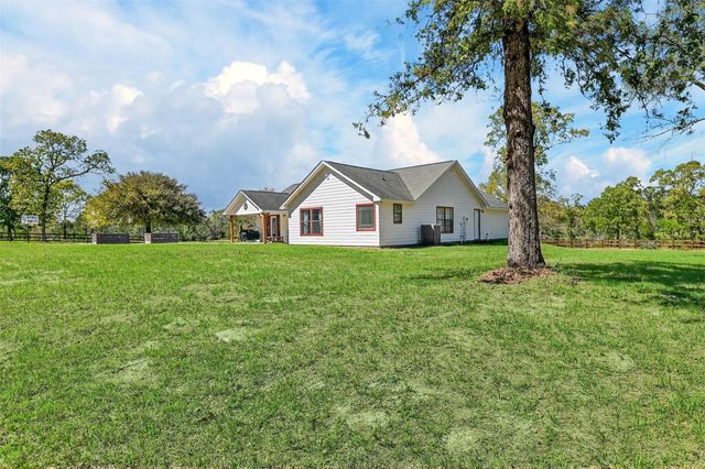 299 N Ghost Branch Road, Trinity, TX 75862