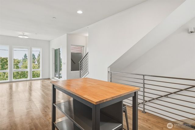 6704 15th Avenue NW, Seattle, WA 98117
